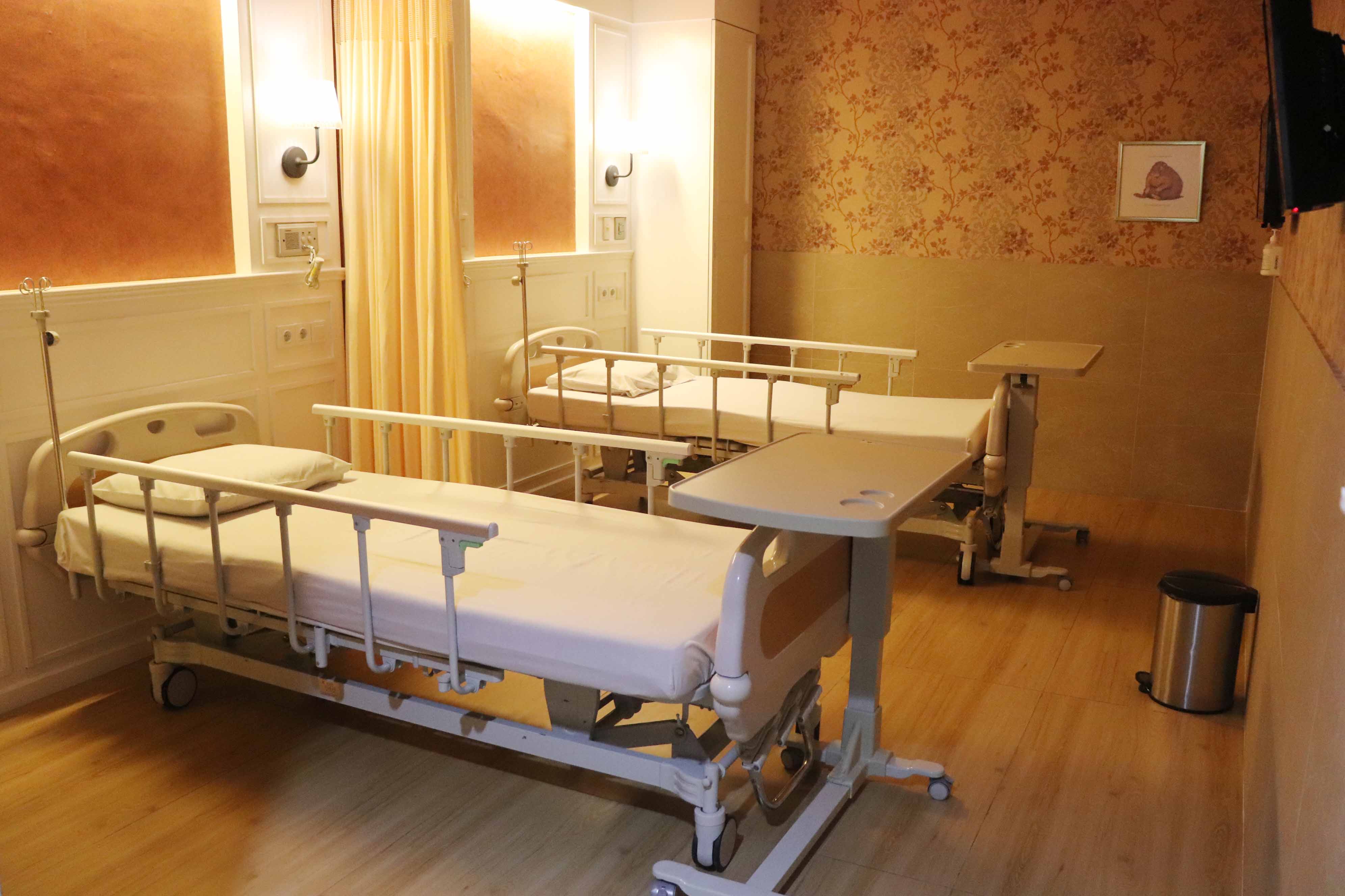 Room 2 Bed